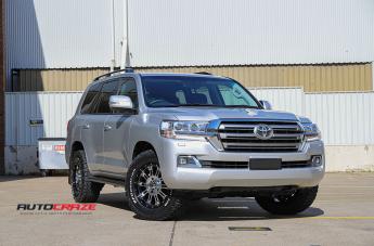 TOYOTA LANDCRUSIER HOSS BLACK MACHINE FACE
